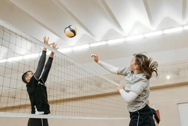 can you score a point in volleyball when not serving?